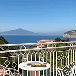 Grand De La 4*