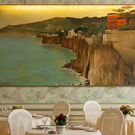 Hotel Grand De La Sorrento