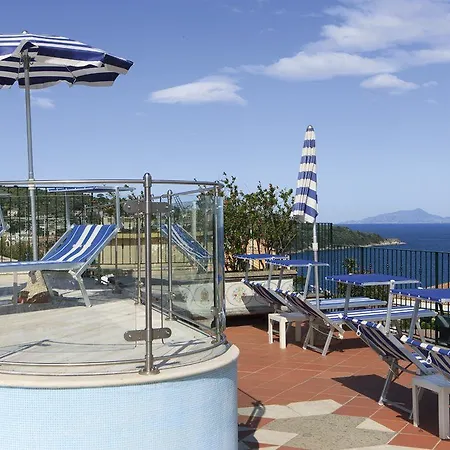 Hotel Grand De La Sorrento