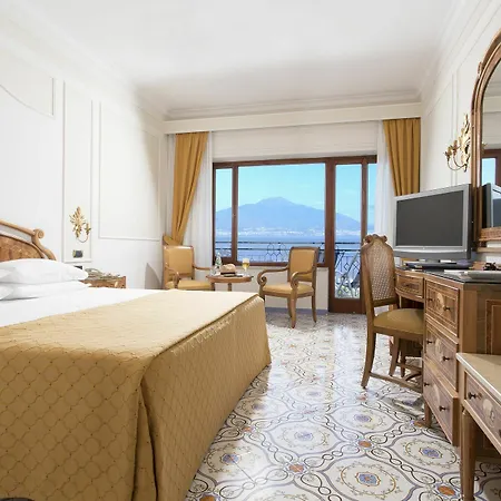 Hotel Grand De La Sorrento