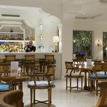 グランド ホテルデ ラ ヴィル 4*