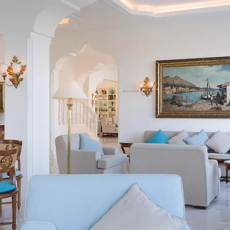 Hotel Grand De La Sorrento