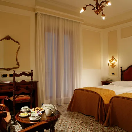 Grand De La Hotel