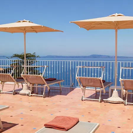 Hotel Grand De La 4*