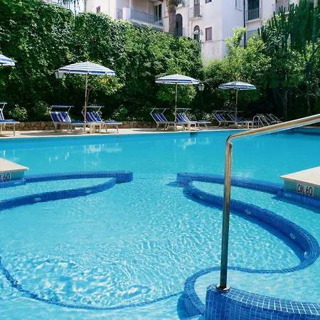 Hotel Grand De La Sorrento