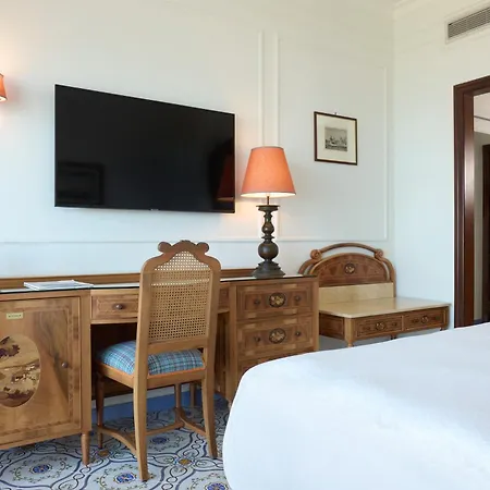 Grand De La 4*