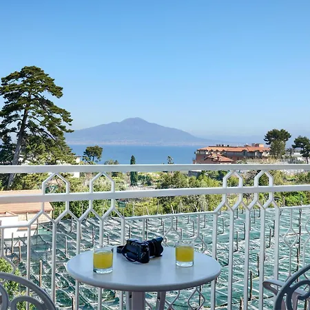 Hotel Grand De La Sorrento