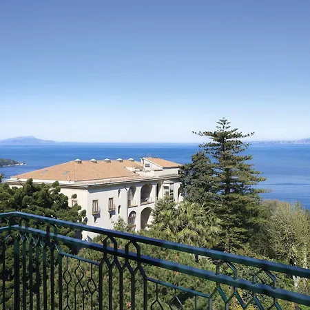 Grand De La 4*