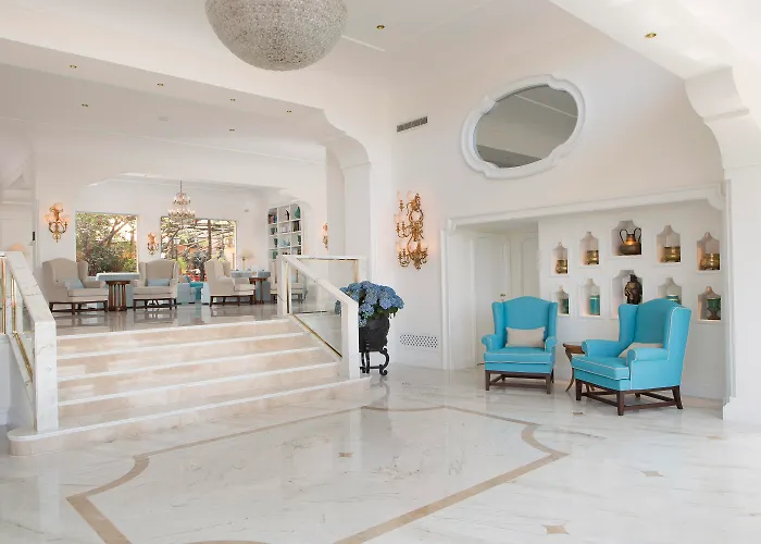 Hotell Grand De La 4*