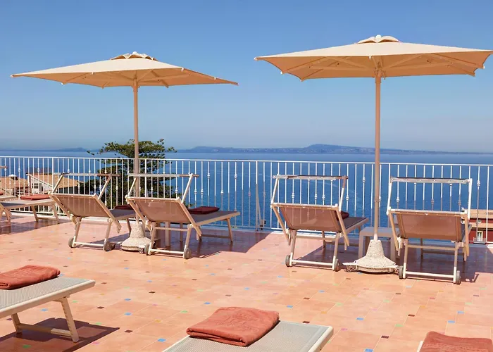 Hotell Grand De La 4*