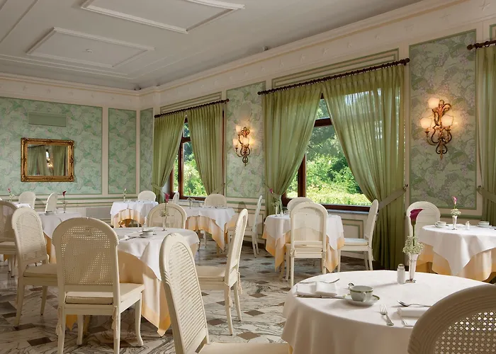 Hotell Grand De La 4*