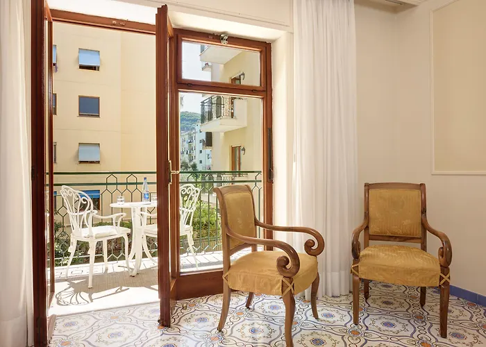 Hotell Grand De La 4*