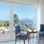 Ξενοδοχείο Grand De La 4*