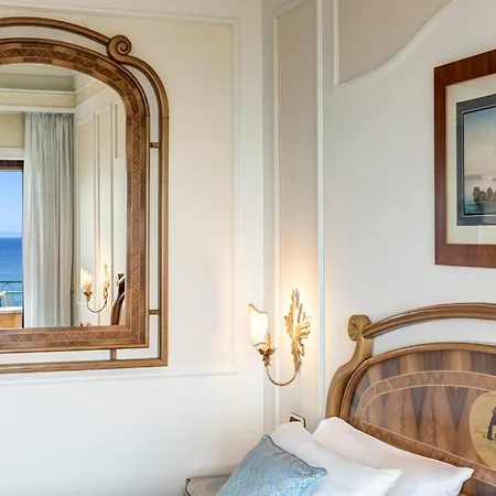 Ξενοδοχείο Grand De La 4*